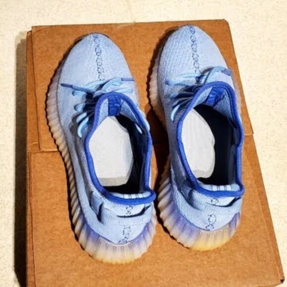 Toronto Blue Jays Authentic Yeezy 350 V2 "Baby Blue" Sneakers 11.5  Very Rare A+ - Picture 3 of 8